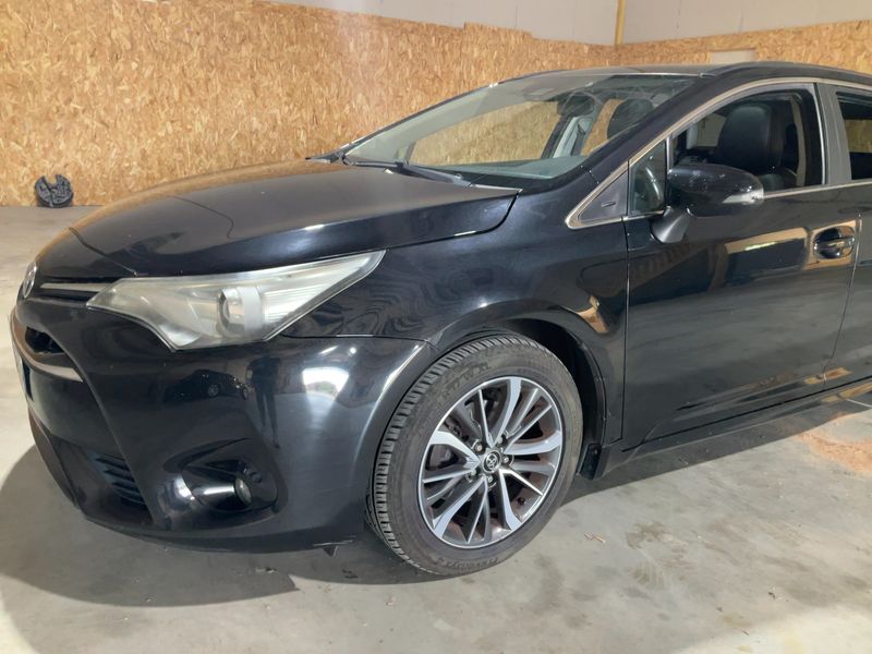 Toyota Avensis 1.6 D-4D Executive 2016 – снимка 2