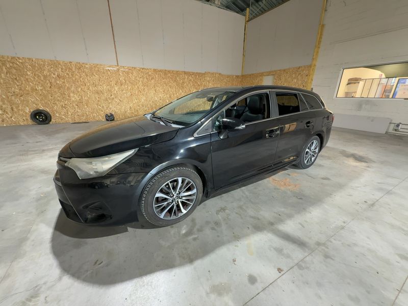 Toyota Avensis 1.6 D-4D Executive 2016 – снимка 1