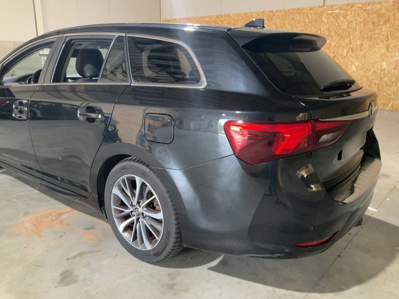 Toyota Avensis 1.6 D-4D Executive 2016 – снимка 6