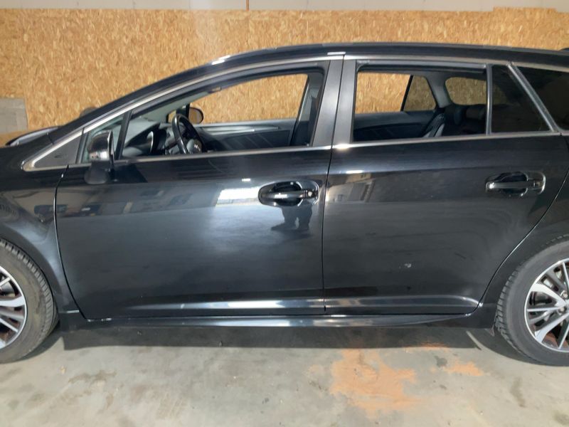 Toyota Avensis 1.6 D-4D Executive 2016 – снимка 4