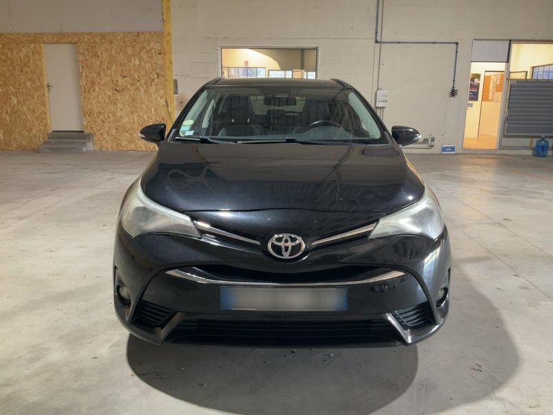 Toyota Avensis 1.6 D-4D Executive 2016 – снимка 14