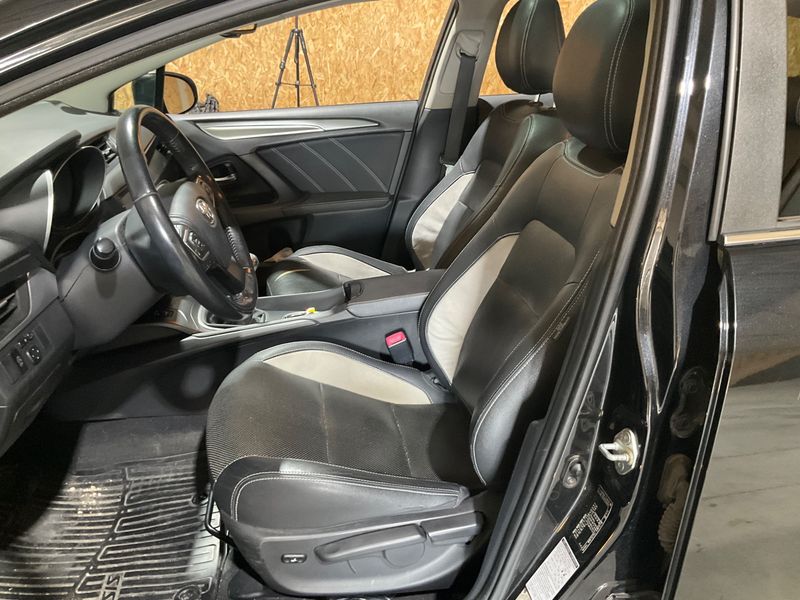Toyota Avensis 1.6 D-4D Executive 2016 – снимка 25