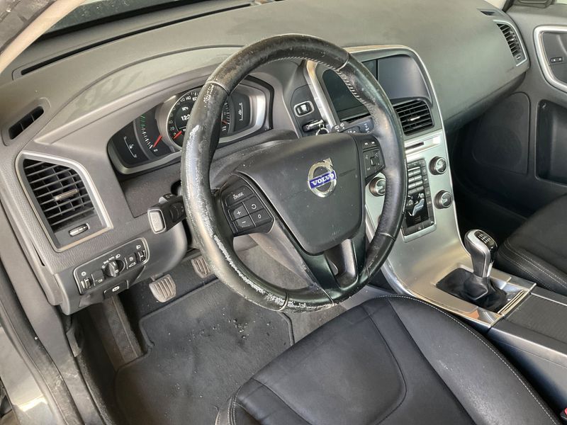Volvo XC60 2.0 D3 Kinetic 2WD 2016 – снимка 24
