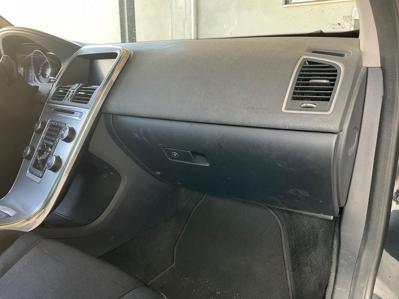 Volvo XC60 2.0 D3 Kinetic 2WD 2016 – снимка 26