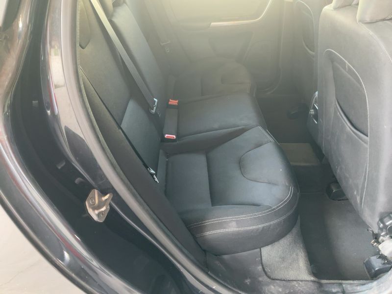 Volvo XC60 2.0 D3 Kinetic 2WD 2016 – снимка 19