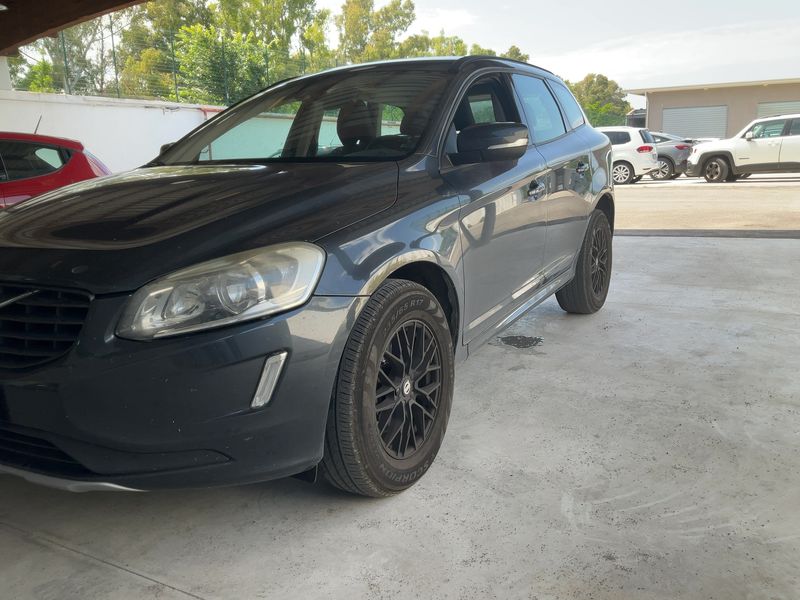 Volvo XC60 2.0 D3 Kinetic 2WD 2016 – снимка 2