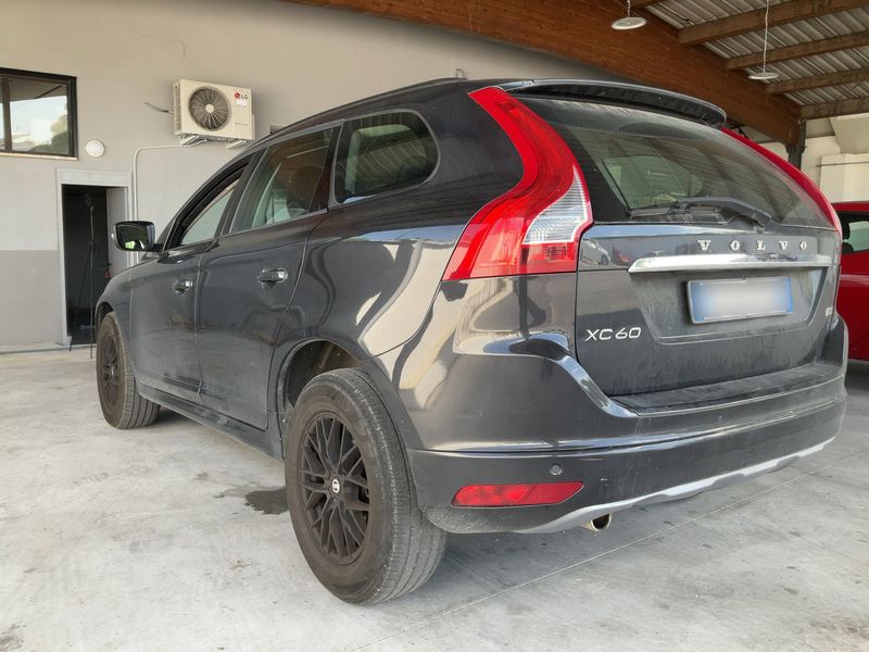 Volvo XC60 2.0 D3 Kinetic 2WD 2016 – снимка 6