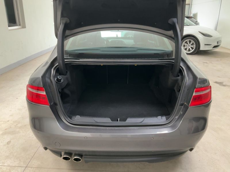 Jaguar XE 20d Business 2017 – снимка 15