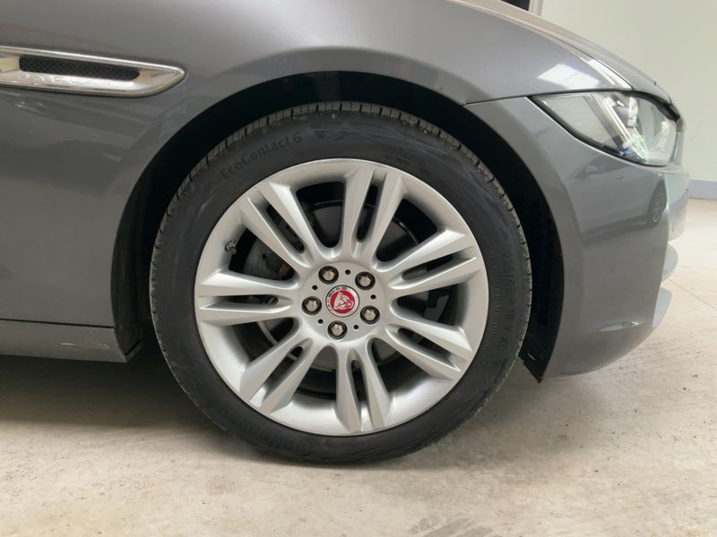 Jaguar XE 20d Business 2017 – снимка 11