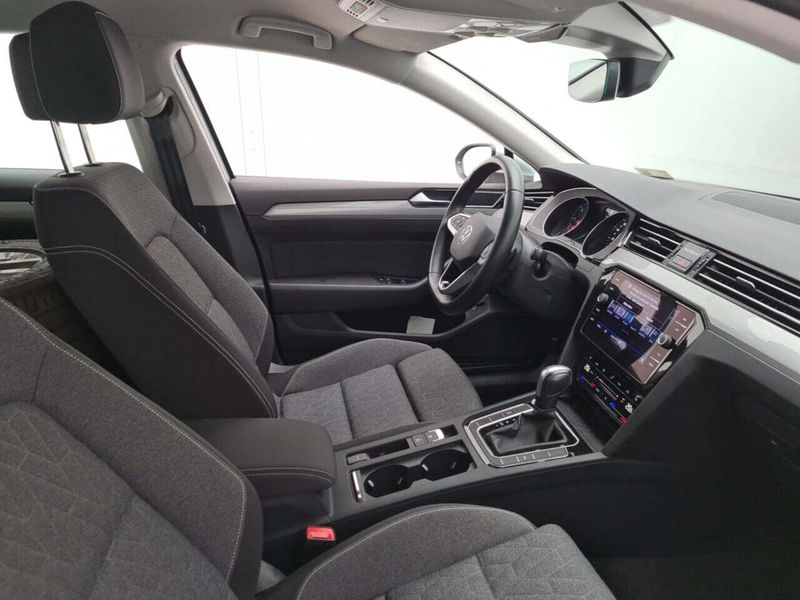 Volkswagen Passat 2.0 TDI Business 2023 – снимка 3