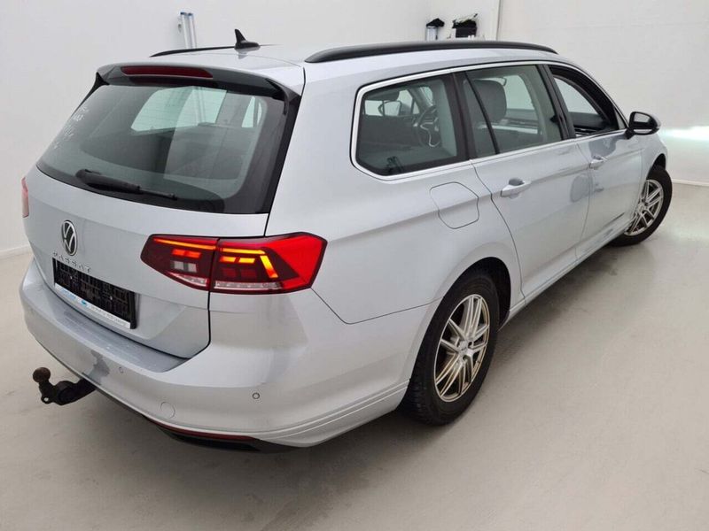 Volkswagen Passat 2.0 TDI Business 2023 – снимка 2