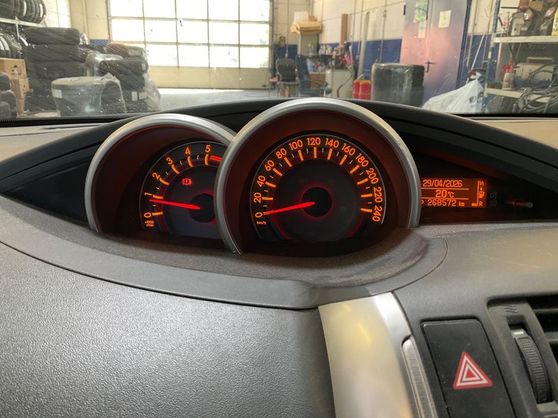 Toyota Verso 2.0 D-4D Travel 2013 – снимка 4