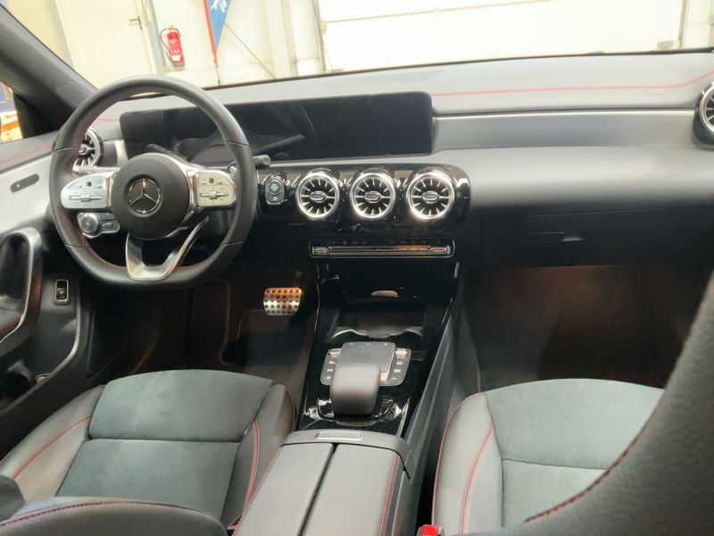 Mercedes-Benz CLA-Klasse CLA 200 d AMG Line 2022 – снимка 18