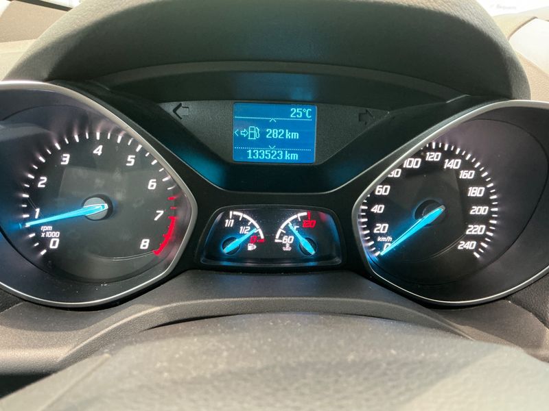 Ford Kuga 1.5 EcoBoost Trend 2015 – снимка 18
