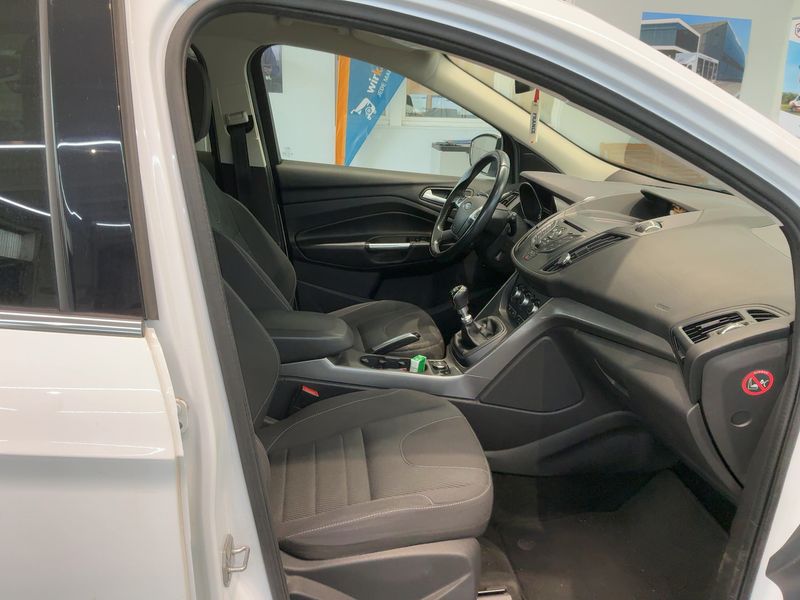 Ford Kuga 1.5 EcoBoost Trend 2015 – снимка 16