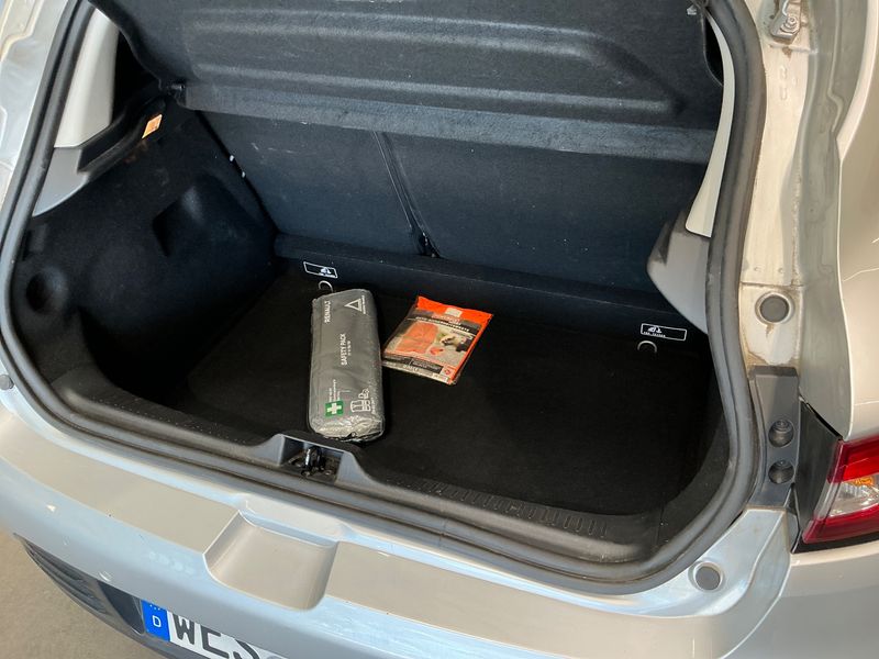 Renault Clio 0.9 Energy Limited 2017 – снимка 38