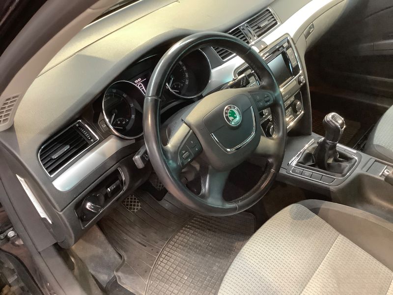 Skoda Superb 1.8 TSI Ambition 4x4 2011 – снимка 40