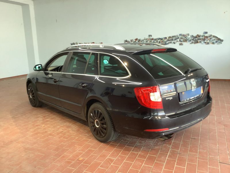 Skoda Superb 1.8 TSI Ambition 4x4 2011 – снимка 6