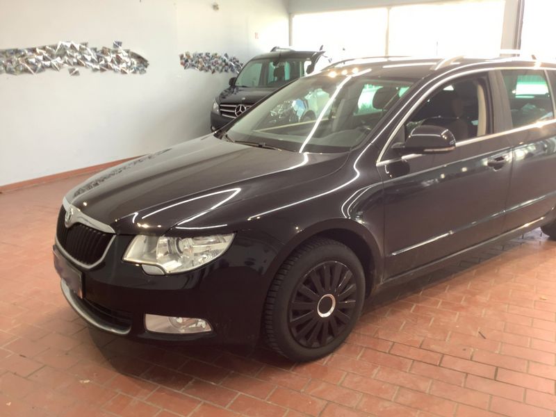 Skoda Superb 1.8 TSI Ambition 4x4 2011 – снимка 2