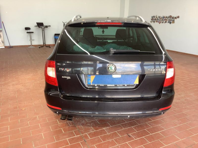 Skoda Superb 1.8 TSI Ambition 4x4 2011 – снимка 7