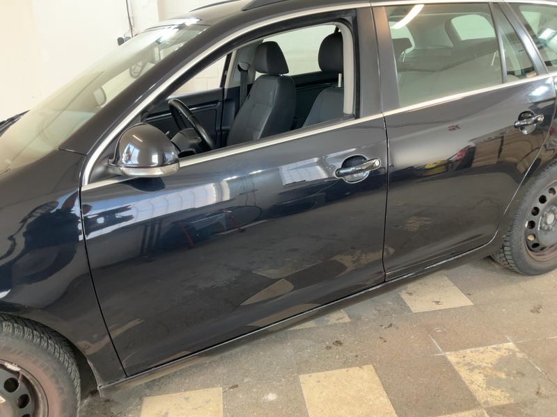 Volkswagen Golf VI 1.6 TDI Comfortline BlueMotion Tech 2010 – снимка 4