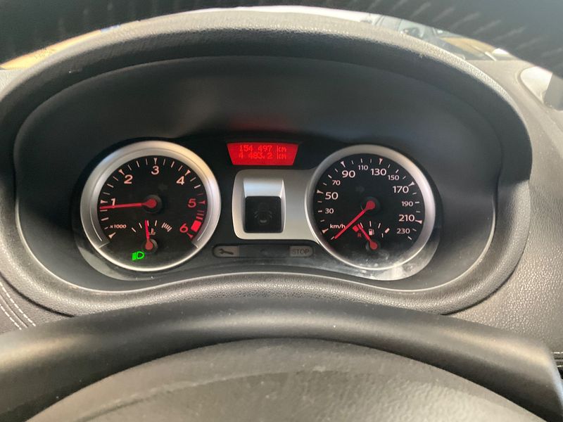 Renault Clio 1.5 dCi XV de France 2011 – снимка 18