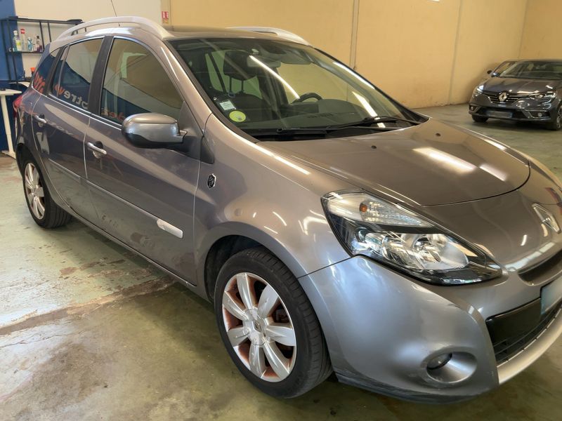 Renault Clio 1.5 dCi XV de France 2011 – снимка 12