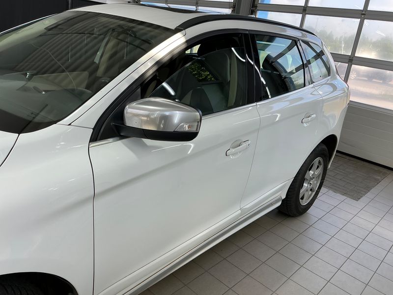 Volvo XC60 2.4 D5 R-Design AWD 2010 – снимка 4