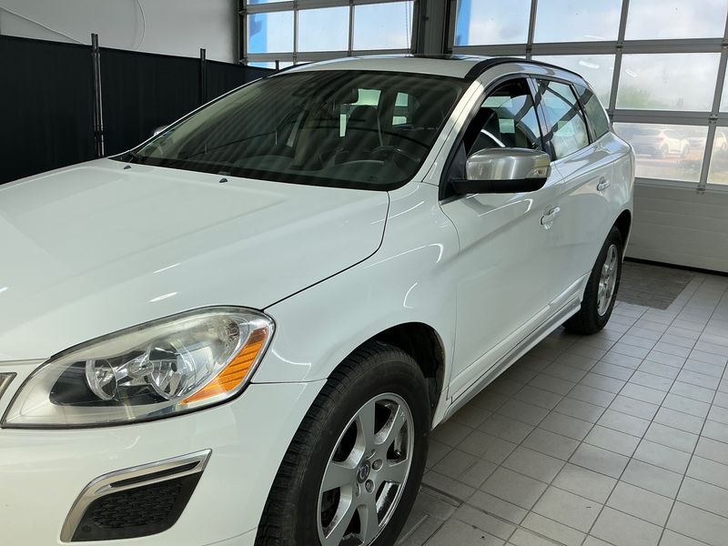 Volvo XC60 2.4 D5 R-Design AWD 2010 – снимка 2