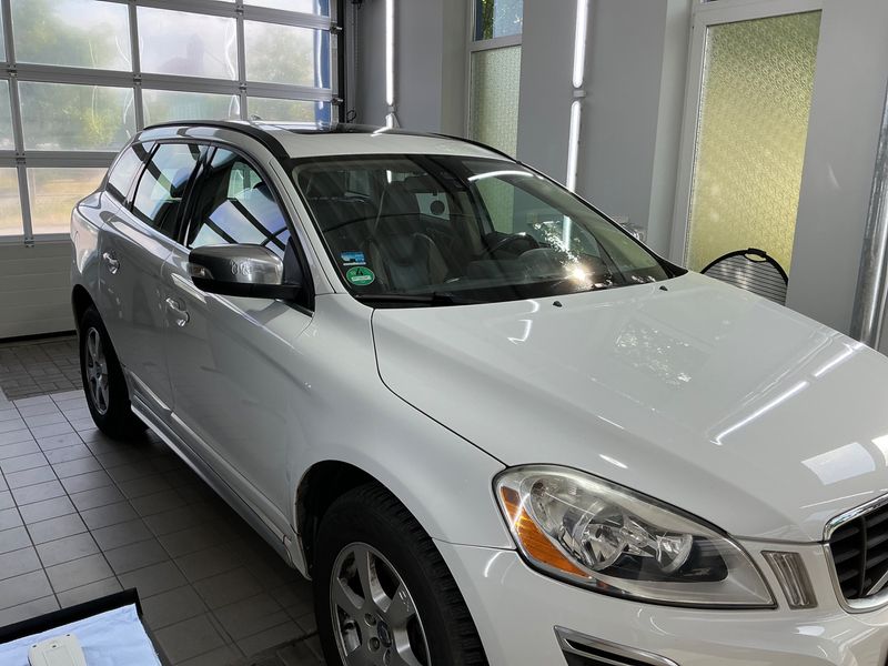 Volvo XC60 2.4 D5 R-Design AWD 2010 – снимка 12