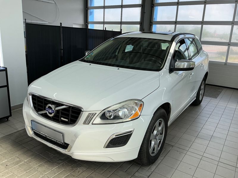 Volvo XC60 2.4 D5 R-Design AWD 2010 – снимка 1