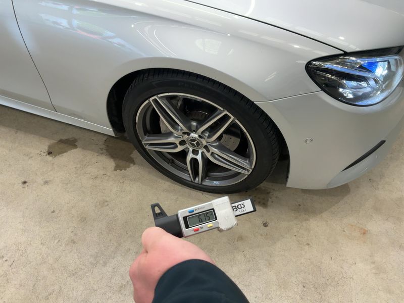Mercedes-Benz E-Klasse E 200 AMG Line 2019 – снимка 11