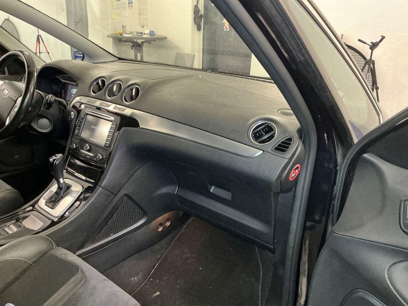 Ford S-Max 2.0 TDCi Titanium 2015 – снимка 36