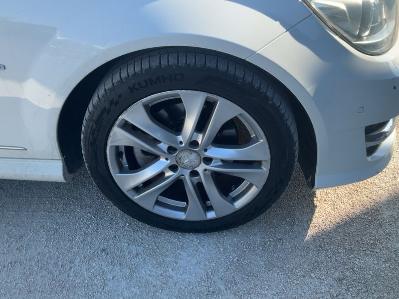 Mercedes-Benz C-Klasse C 220 CDI T BlueEfficiency Avantgarde 2012 – снимка 19