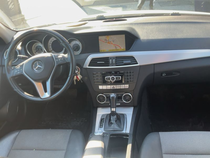 Mercedes-Benz C-Klasse C 220 CDI T BlueEfficiency Avantgarde 2012 – снимка 12
