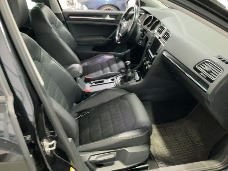 Volkswagen Golf VII 2.0 TDI Highline BlueMotion Tech 2014 – снимка 17