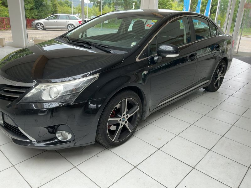 Toyota Avensis 2.2 D-4D Executive 2012 – снимка 2