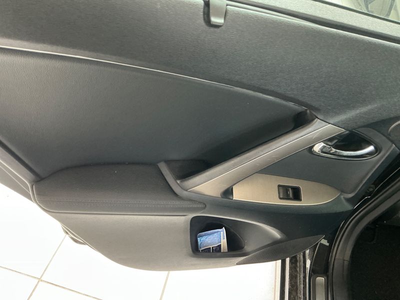Toyota Avensis 2.2 D-4D Executive 2012 – снимка 30