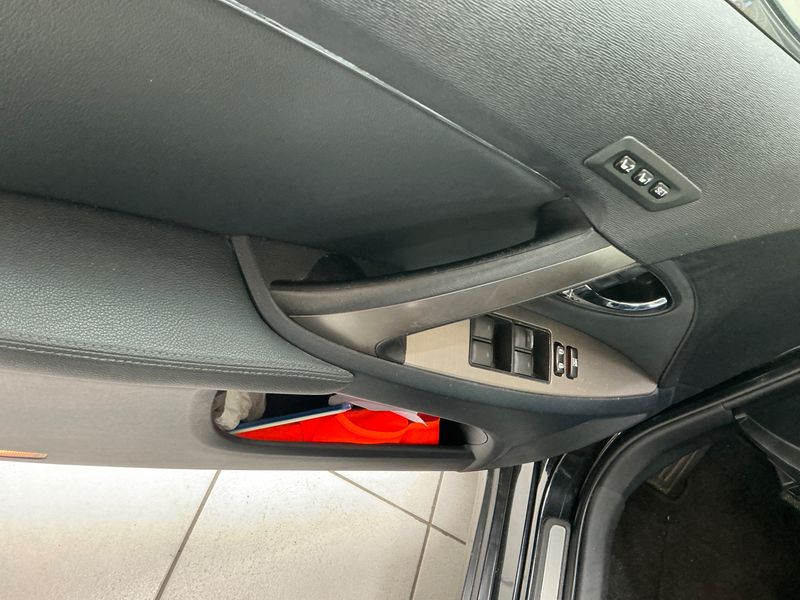 Toyota Avensis 2.2 D-4D Executive 2012 – снимка 31
