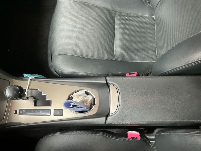 Toyota Avensis 2.2 D-4D Executive 2012 – снимка 32