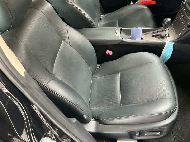 Toyota Avensis 2.2 D-4D Executive 2012 – снимка 35