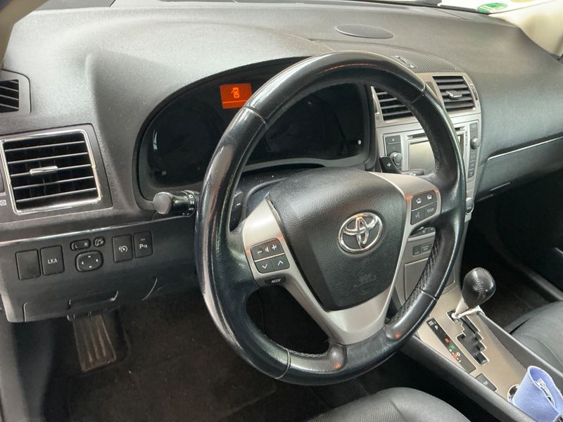 Toyota Avensis 2.2 D-4D Executive 2012 – снимка 37