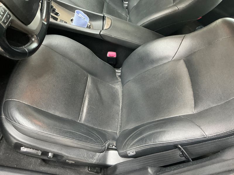 Toyota Avensis 2.2 D-4D Executive 2012 – снимка 38