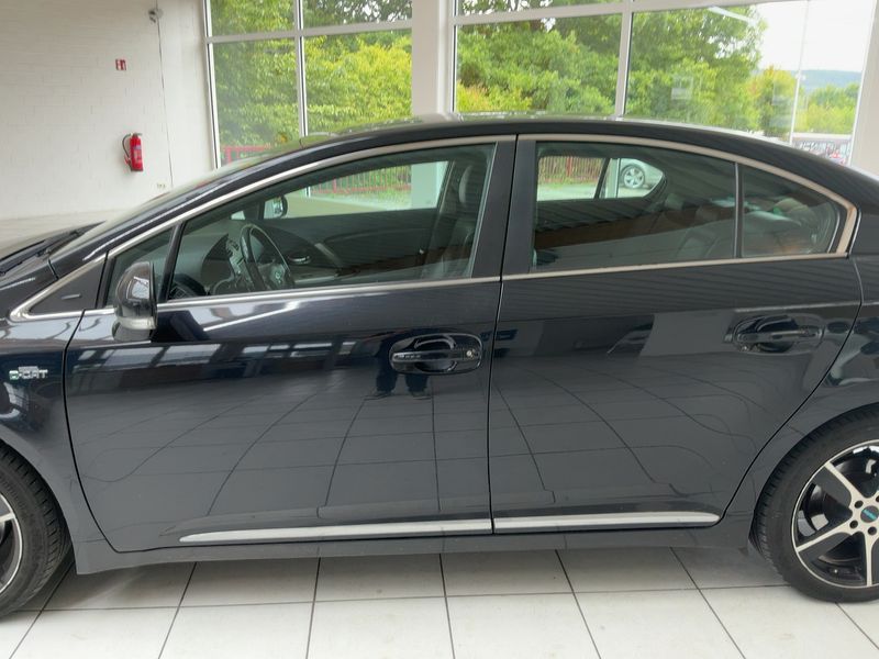 Toyota Avensis 2.2 D-4D Executive 2012 – снимка 4