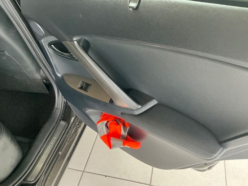Toyota Avensis 2.2 D-4D Executive 2012 – снимка 29