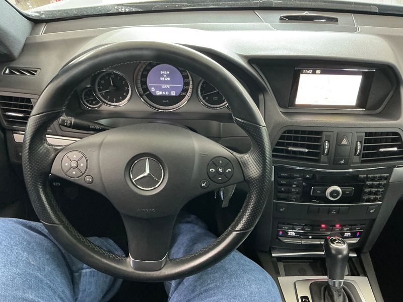 Mercedes-Benz E-Klasse E 250 CGI BlueEfficiency Avantgarde 2011 – снимка 18