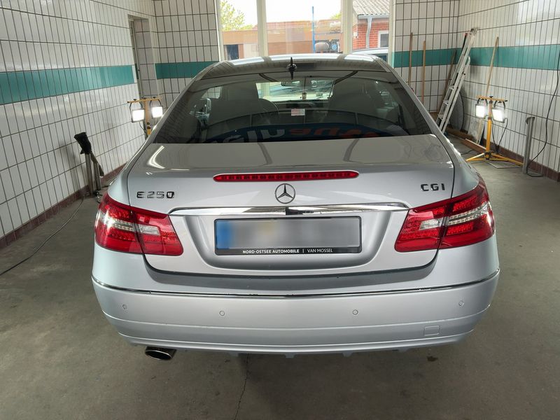 Mercedes-Benz E-Klasse E 250 CGI BlueEfficiency Avantgarde 2011 – снимка 7