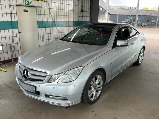 Mercedes-Benz E-Klasse E 250 CGI BlueEfficiency Avantgarde 2011 – снимка 1
