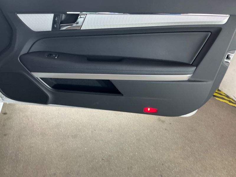 Mercedes-Benz E-Klasse E 250 CGI BlueEfficiency Avantgarde 2011 – снимка 27