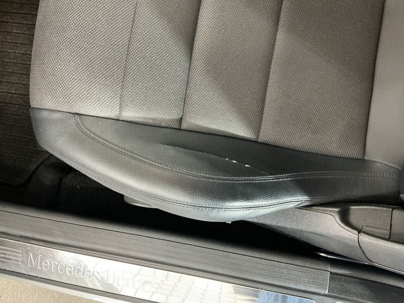 Mercedes-Benz E-Klasse E 250 CGI BlueEfficiency Avantgarde 2011 – снимка 24